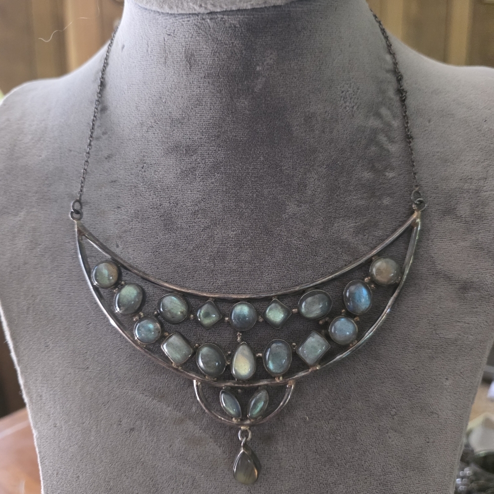 Elegant Silver and Blue Gemstone Necklace